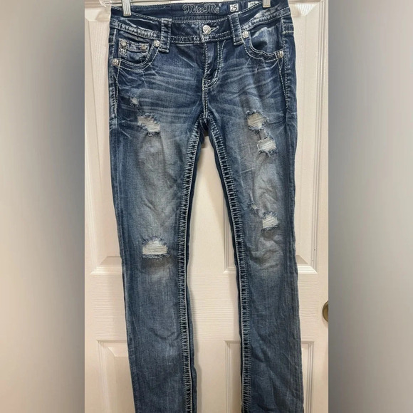 Miss Me Signature Straight Stretch Cuffed Jean Low Rise Size 25 Bling Pockets - Picture 2 of 10